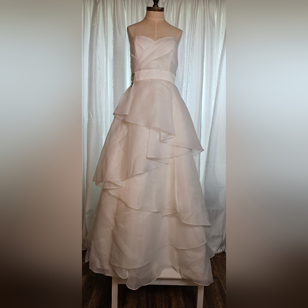 Galina (David's Bridal) Wedding Dress